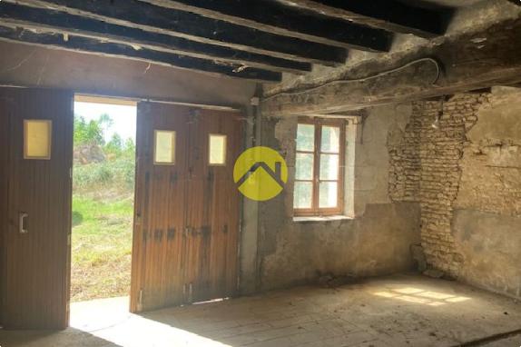 Fermette à rénover sur 3 000 m²