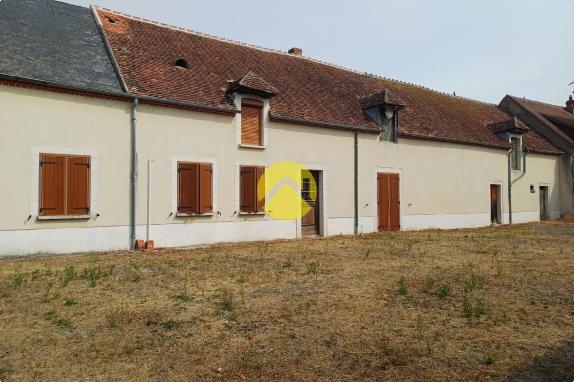 MAISON RENOVEE 200 M2-RARE LONGERE 