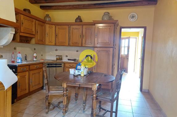 MAISON RENOVEE 200 M2-RARE LONGERE 