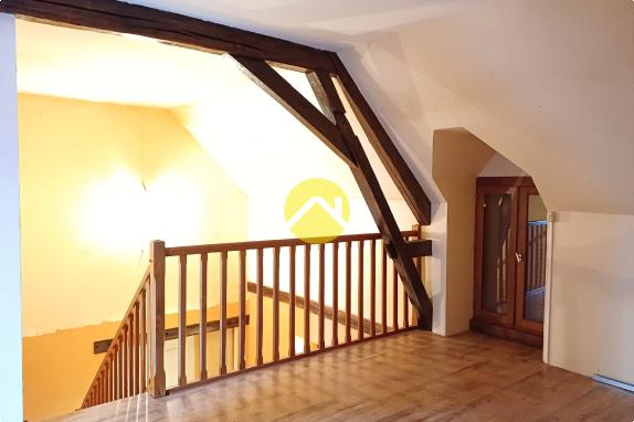 MAISON RENOVEE 200 M2-RARE LONGERE 