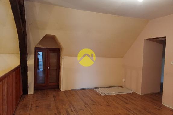 MAISON RENOVEE 200 M2-RARE LONGERE 