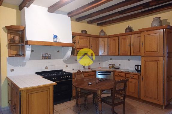 MAISON RENOVEE 208 M2-RARE LONGERE 