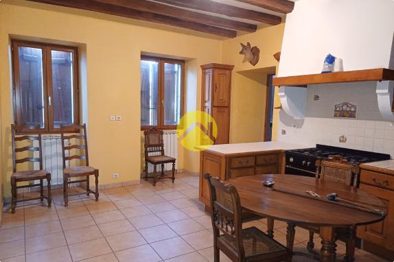 MAISON RENOVEE 208 M2-RARE LONGERE 