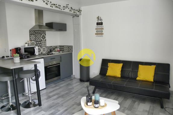 ENTIEREMENT RÉNOVÉ/LOUABLE DE SUITE