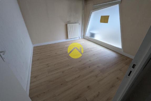 Apt T3 avec garage .