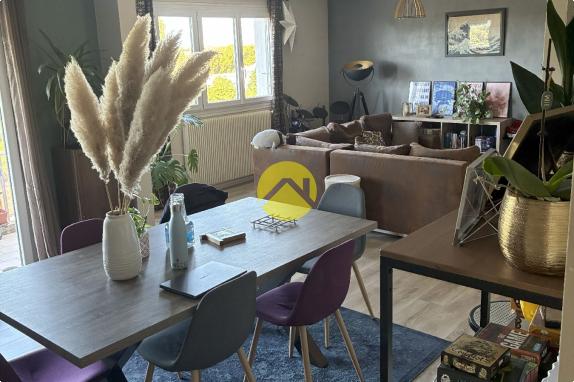 APPARTEMENT AVEC BALCON