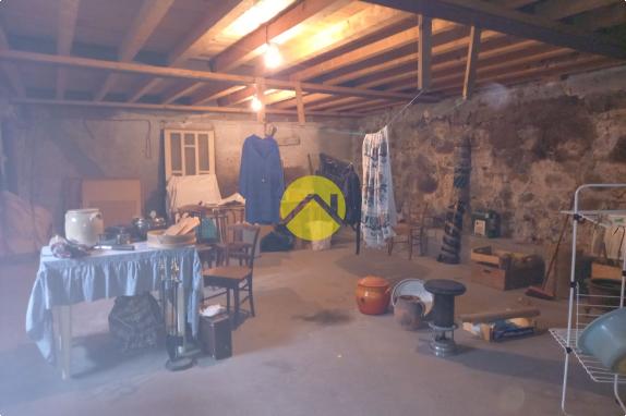 Ancien corps de ferme à Reprendre