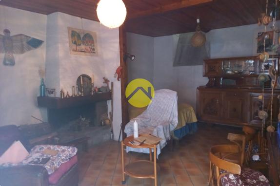 Ancien corps de ferme à Reprendre
