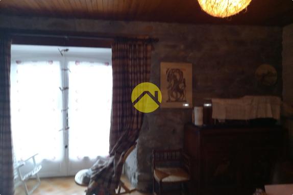 Ancien corps de ferme à Reprendre