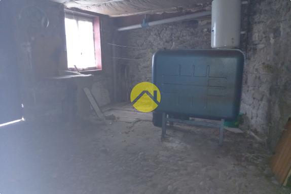 Ancien corps de ferme à Reprendre