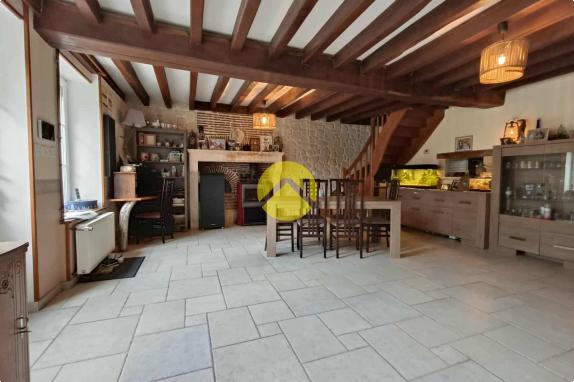 CHARMANTE MAISON RÉNOVÉE