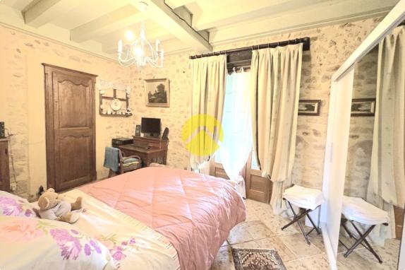 Élégant Manoir en Pierre  à Belves