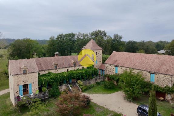 Élégant Manoir en Pierre  à Belves