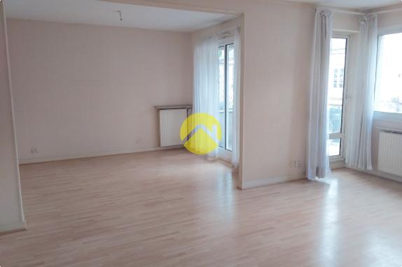 APPARTEMENT AVEC BALCON ET GARAGE