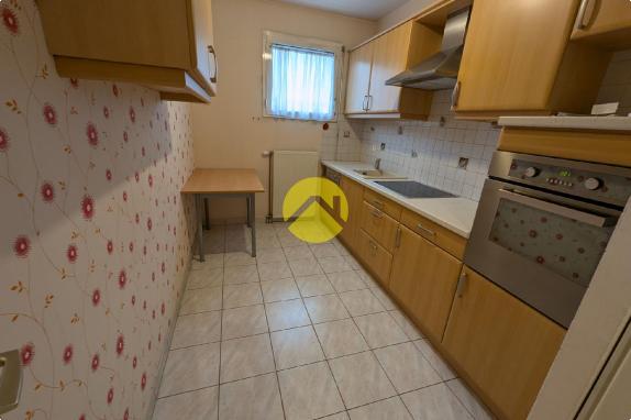 APPARTEMENT AVEC BALCON ET GARAGE