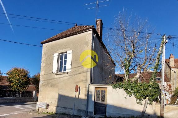 MAISON AVEC COUR et JARDIN