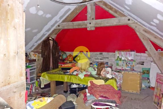 MAISON AVEC COUR et JARDIN