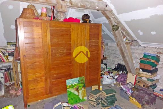 MAISON AVEC COUR et JARDIN