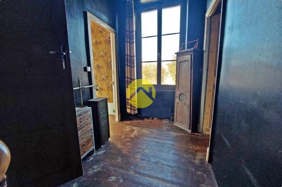 MAISON AVEC COUR et JARDIN