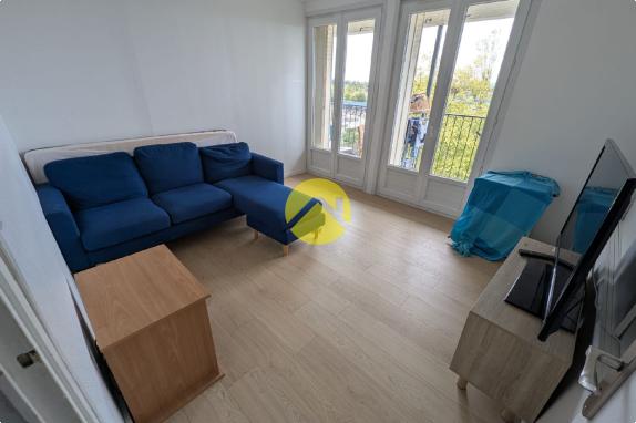 Appartement T4 rénové avec balcon
