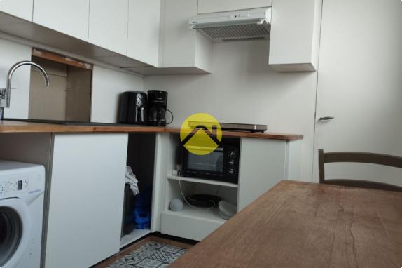 Appartement T4 rénové avec balcon