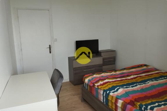 Appartement T4 rénové avec balcon