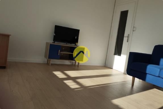 Appartement T4 rénové avec balcon