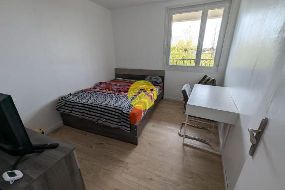 Appartement T4 rénové avec balcon