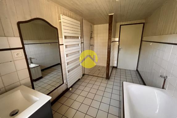 Longère 3 ch sur 2 793 m²