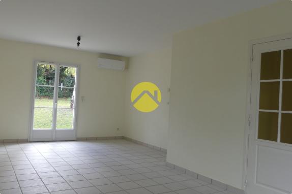  Joli pavillon avec dépendance