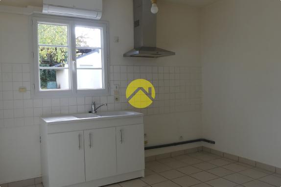  Joli pavillon avec dépendance