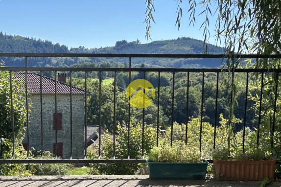 MAISON EN PIERRE SUPERBE VUE
