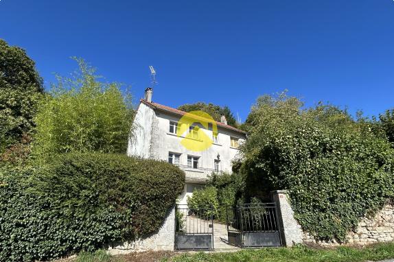 MAISON EN PIERRE SUPERBE VUE