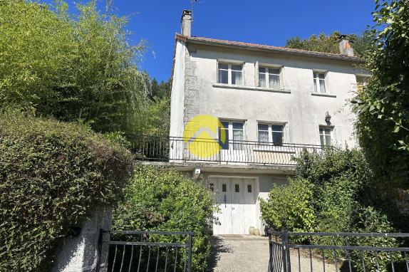 MAISON EN PIERRE SUPERBE VUE