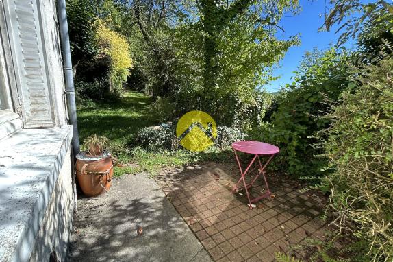 MAISON EN PIERRE SUPERBE VUE