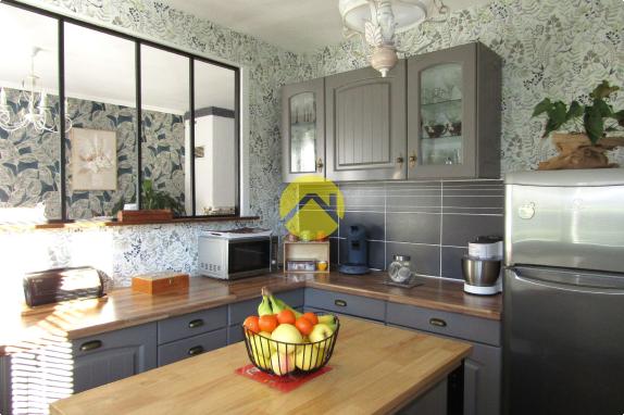 Maison lumineuse et bien entretenue