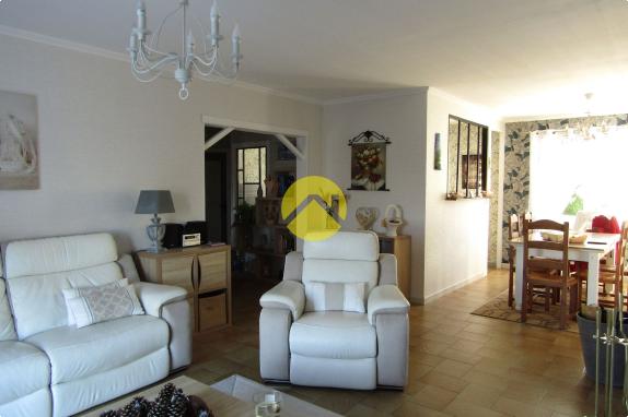 Maison lumineuse et bien entretenue