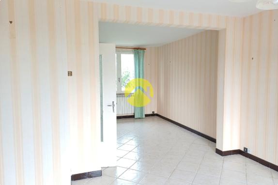 Maison 102 M2 + grand Garage/Bat