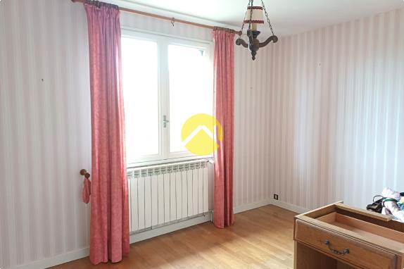 Maison 102 M2 + grand Garage/Bat