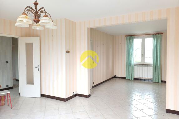 Maison 102 M2 + grand Garage/Bat