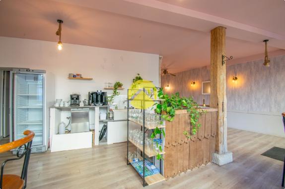 Immeuble au centre de Cadouin