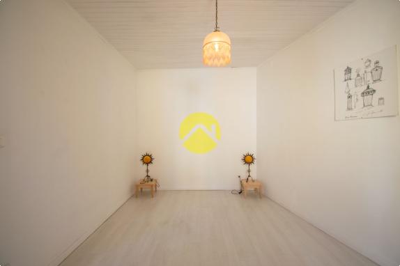 Immeuble au centre de Cadouin