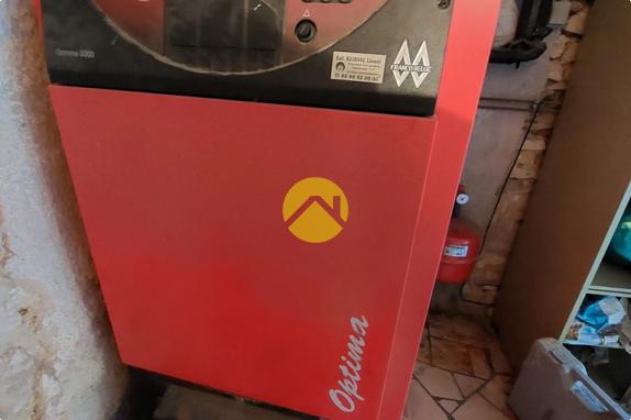 MAISON DE VILLAGE AVEC COUR