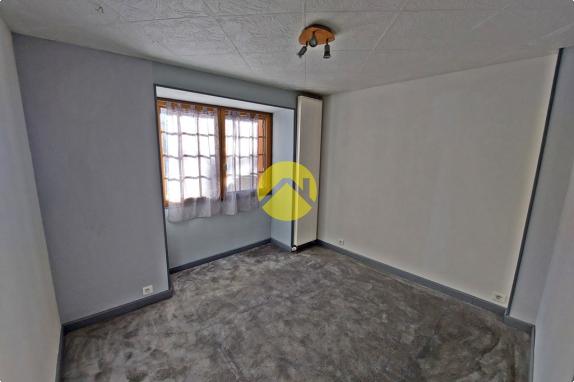 MAISON DE VILLAGE AVEC COUR