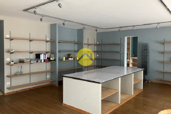 Maison avec local commercial 120 m²