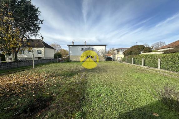 PAVILLON SUR SOUS-SOL A RENOVER