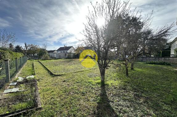PAVILLON SUR SOUS-SOL A RENOVER