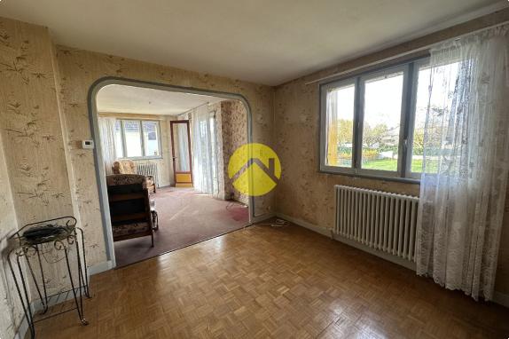 PAVILLON SUR SOUS-SOL A RENOVER