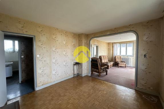 PAVILLON SUR SOUS-SOL A RENOVER