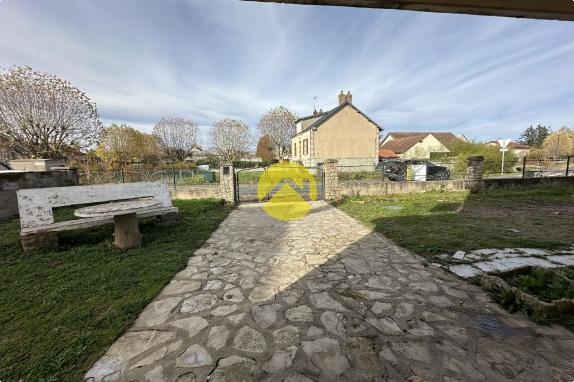 PAVILLON SUR SOUS-SOL A RENOVER